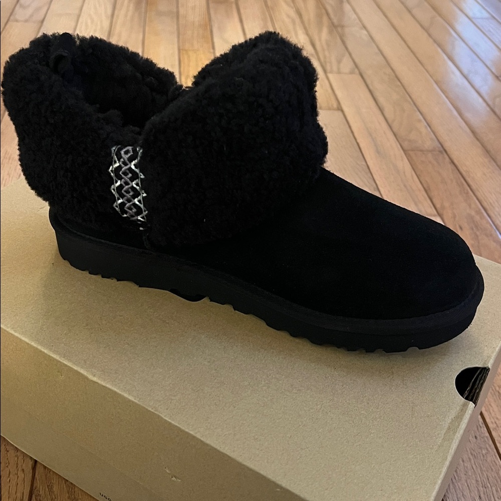 UGG Classic Ultra Mini Braid Slip-On Booties